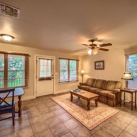 Annettes Cottage A Fredericksburg Extérieur photo